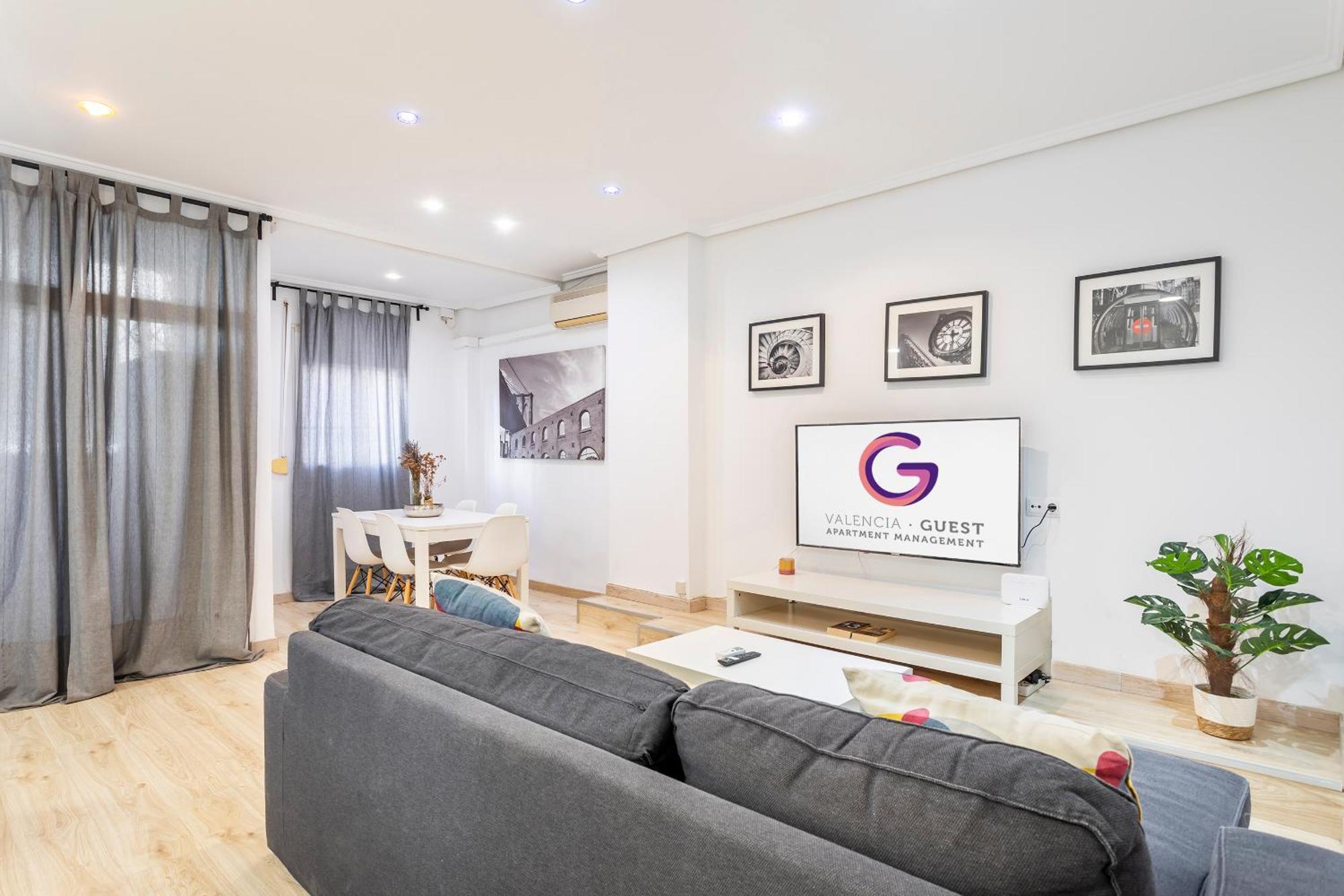 Appartamento Centrico, 2 Habitaciones, Confort Ascensor,wifi Ac Valenza